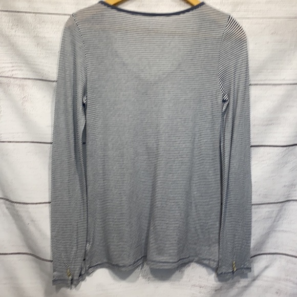 gray white long henley sleeve shirt top Gap Body M - Picture 7 of 8